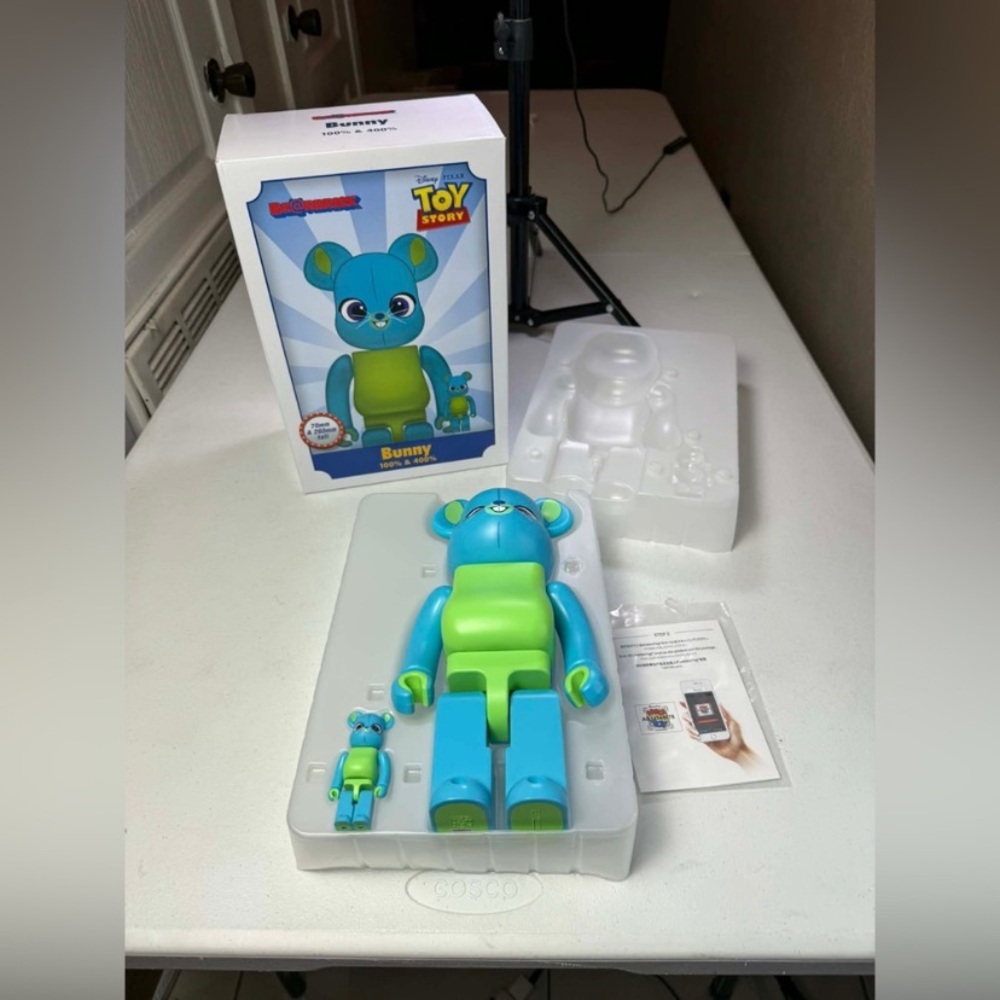 MEDICOM TOY BE@RBRICK Bunny
100% & 400% TOY STORY Disney Pixar
Action Figure